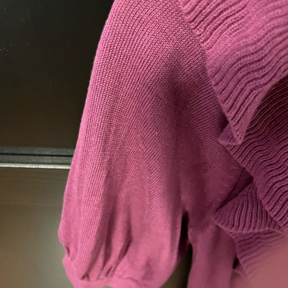 New without tags beautiful plum sweater Size S - Picture 3 of 5